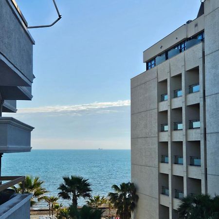 Sea View Apartament. Luxury Area In Durres Beach. Apartment Екстериор снимка