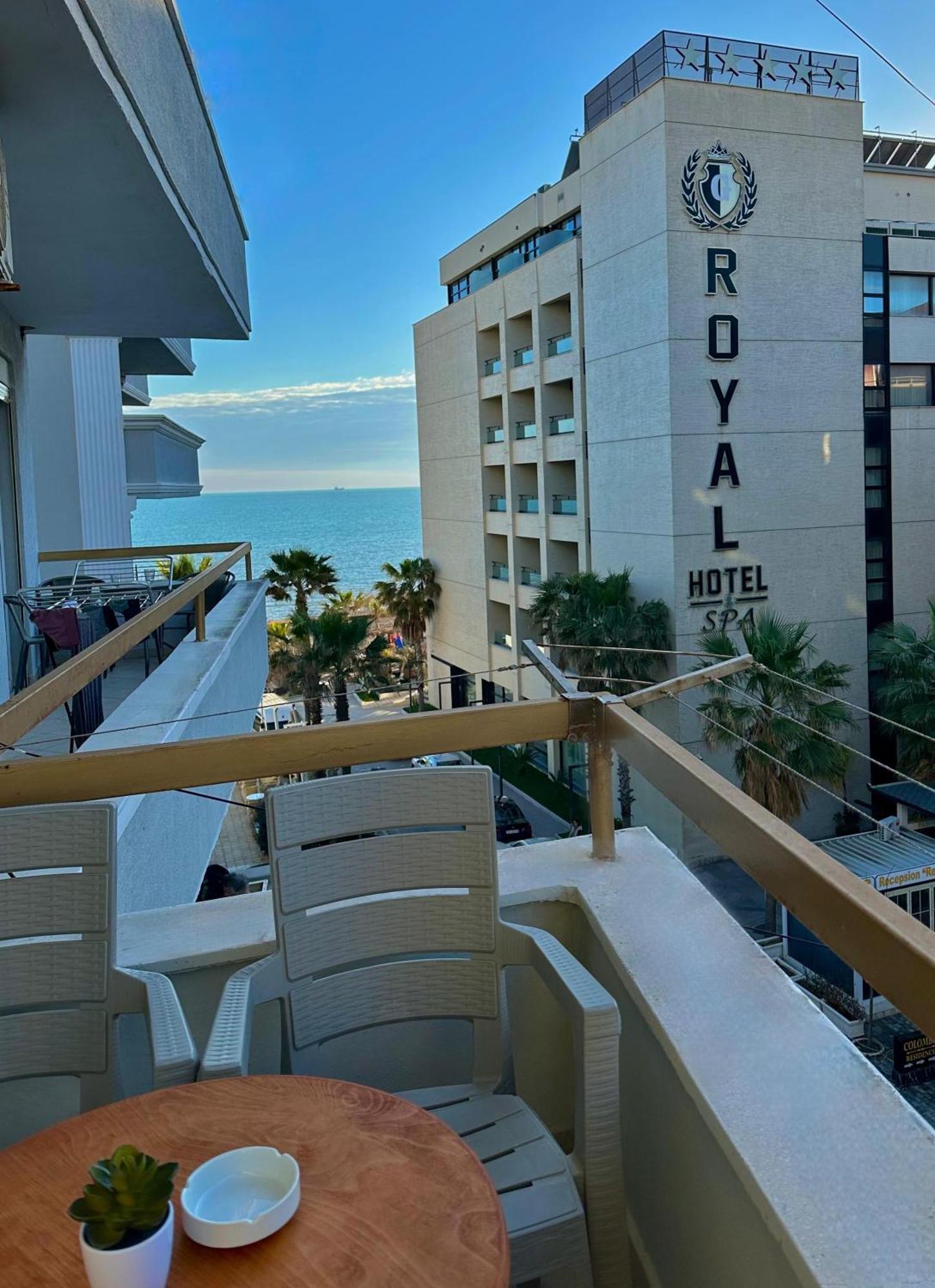 Sea View Apartament. Luxury Area In Durres Beach. Apartment Екстериор снимка